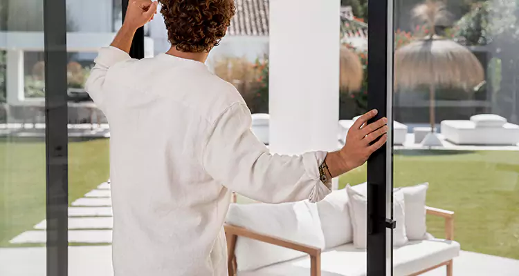Sliding Screen Door Maintenance for Closing Issues in Northdale, FL